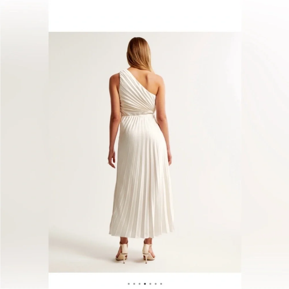 ‼️NWT‼️ Abercrombie & Fitch Giselle Pleated One Shoulder Maxi Dress